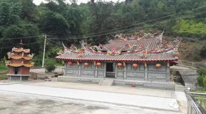 龙显堂